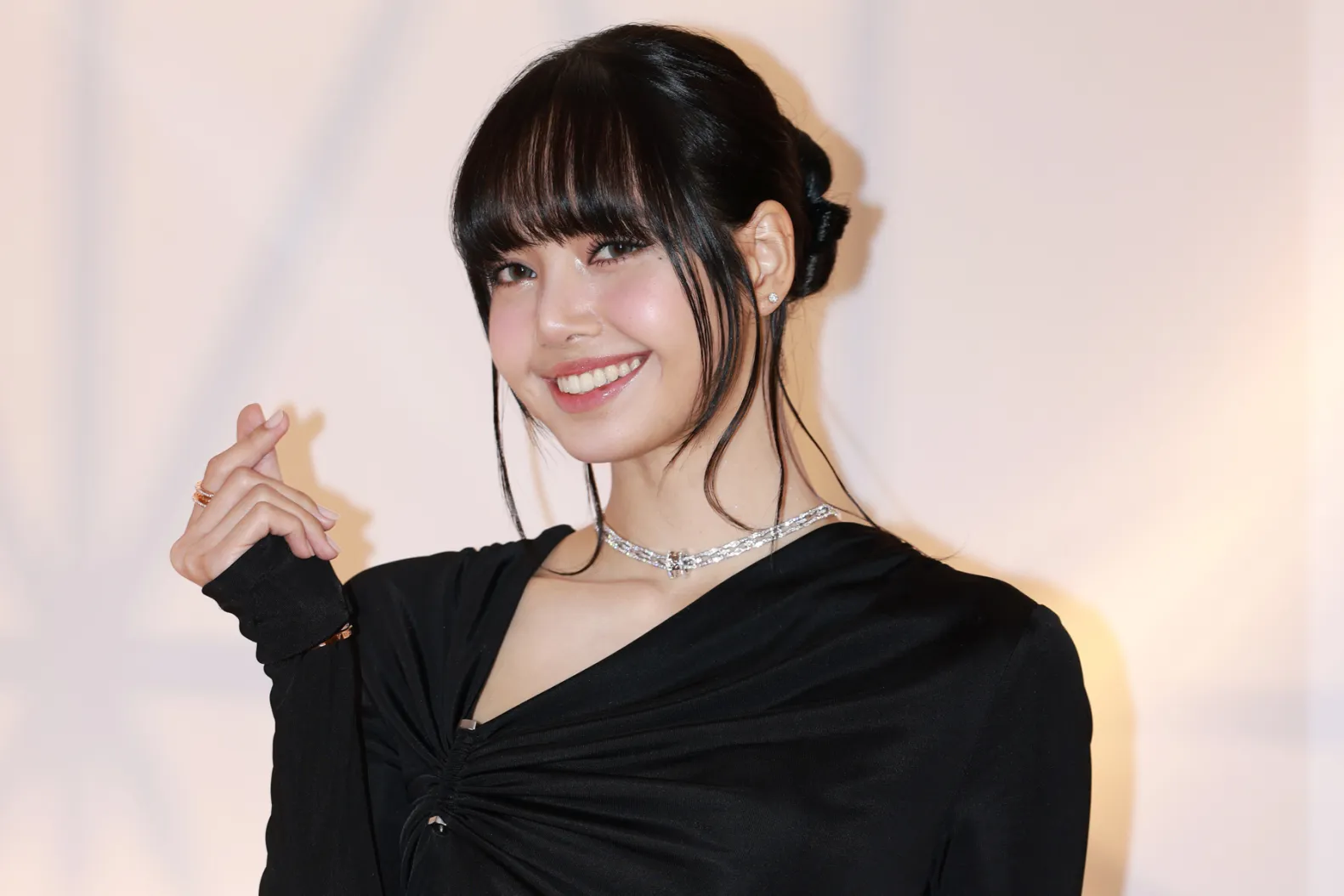 Cetak Sejarah! Lisa BLACKPINK Jadi Bintang K-Pop Pertama yang Manggung di Oscars