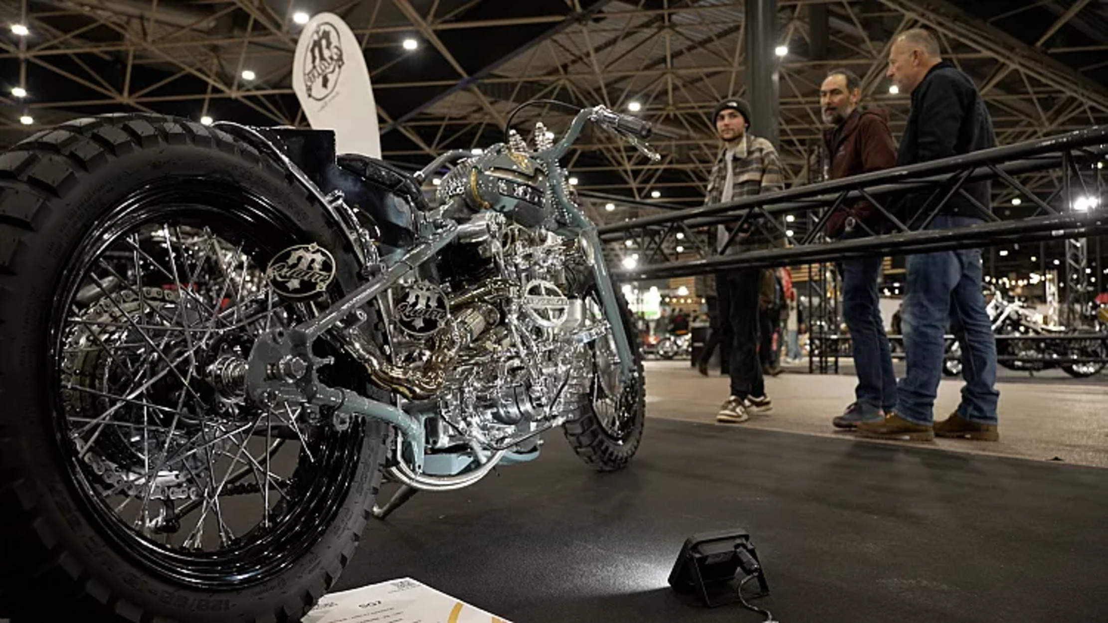 Daya Tarik Motor Kustom dan Nostalgia di Salon 'du 2 Roues Lyon'