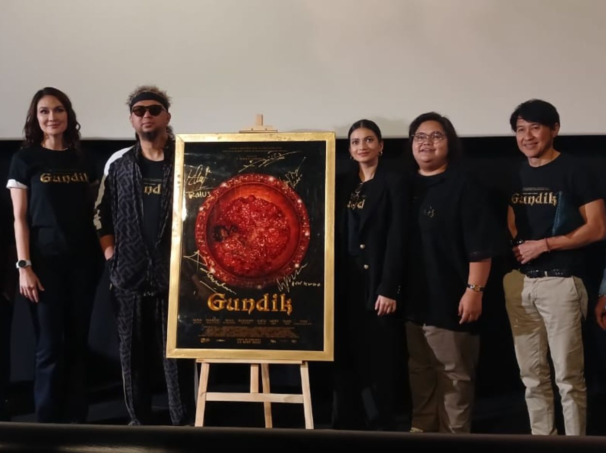 Film Gundik Karya Anggy Umbara Rilis Teaser Poster Baru, Dibintangi Luna Maya Hingga Tyo Pakusadewo