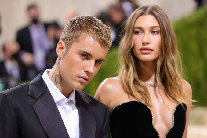 Heboh Hailey Bieber ‘Unfollow’ Justin di Instagram, Ternyata Ini Alasannya!