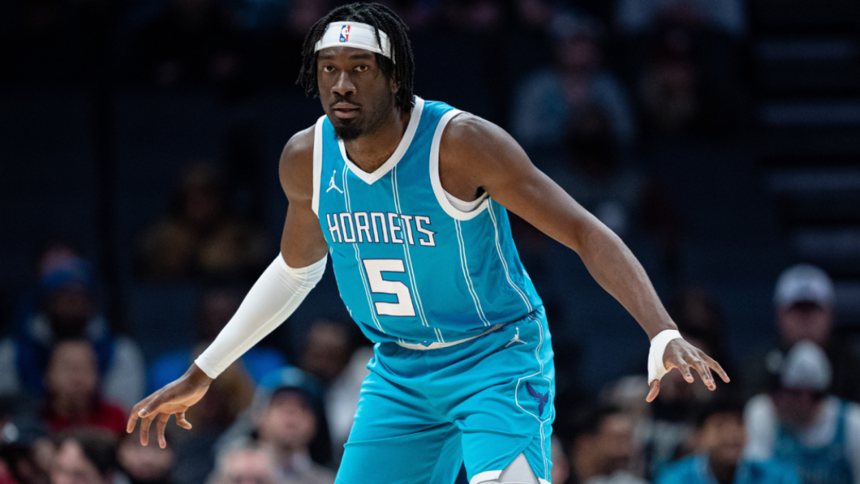 Hornets Protes Pembatalan Trade Mark Williams oleh Lakers