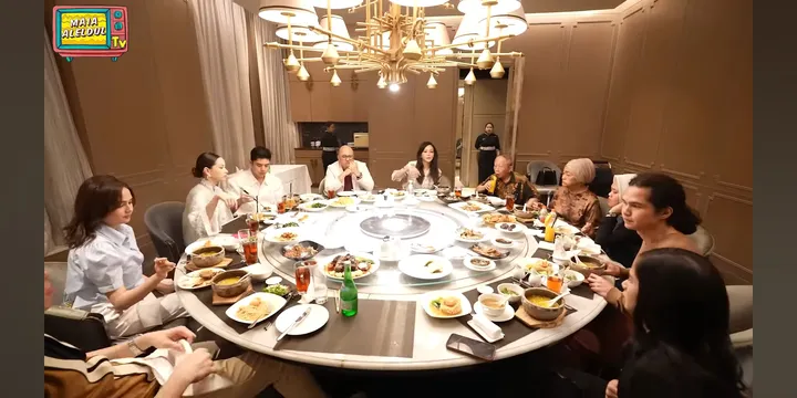 Intip Gaya Maia Estianty Buka Puasa Bareng Tiga Calon Mantunya, Good Looking Semua!