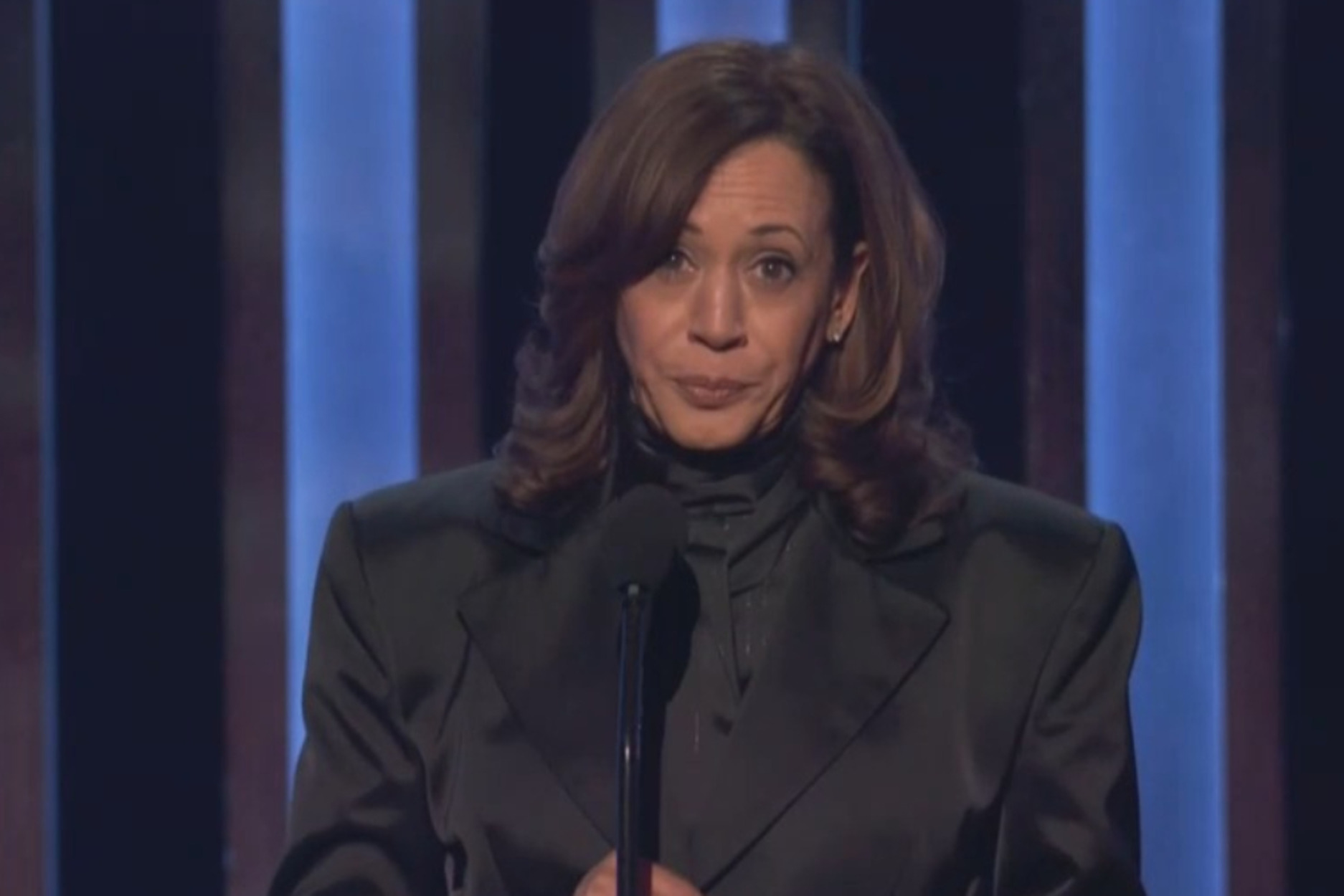 Kamala Harris Terima Chairman’s Award di NAACP Image Awards 2024 dengan Pidato yang Menggelegar