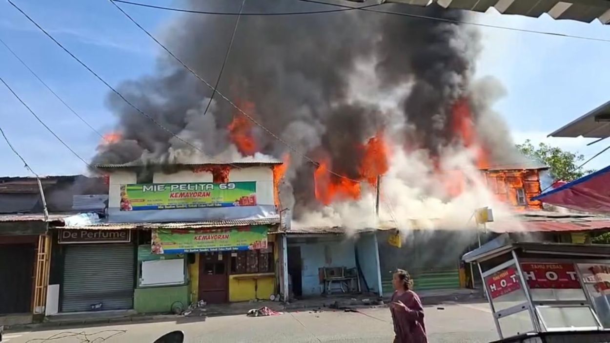 Kebakaran di Kemayoran Gempol Jakpus, Puluhan Rumah Ludes Terbakar