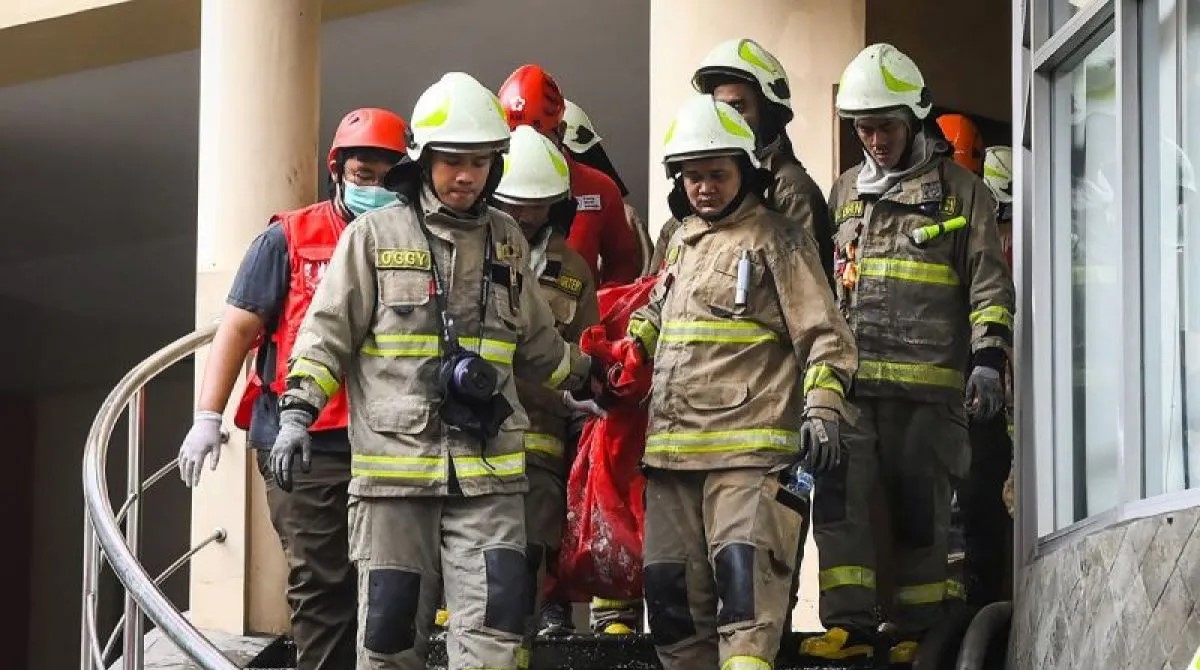 Kebakaran Glodok Plaza, 14 Orang Hilang dan 6 Mayat Dievakuasi