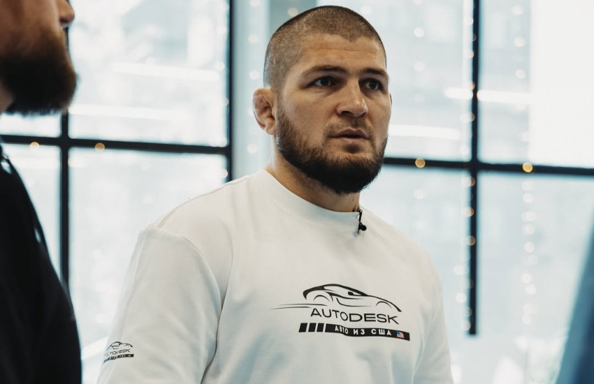 Khabib Numagomedov Klarifikasi Usai Viral Insiden Diusir dari Pesawat