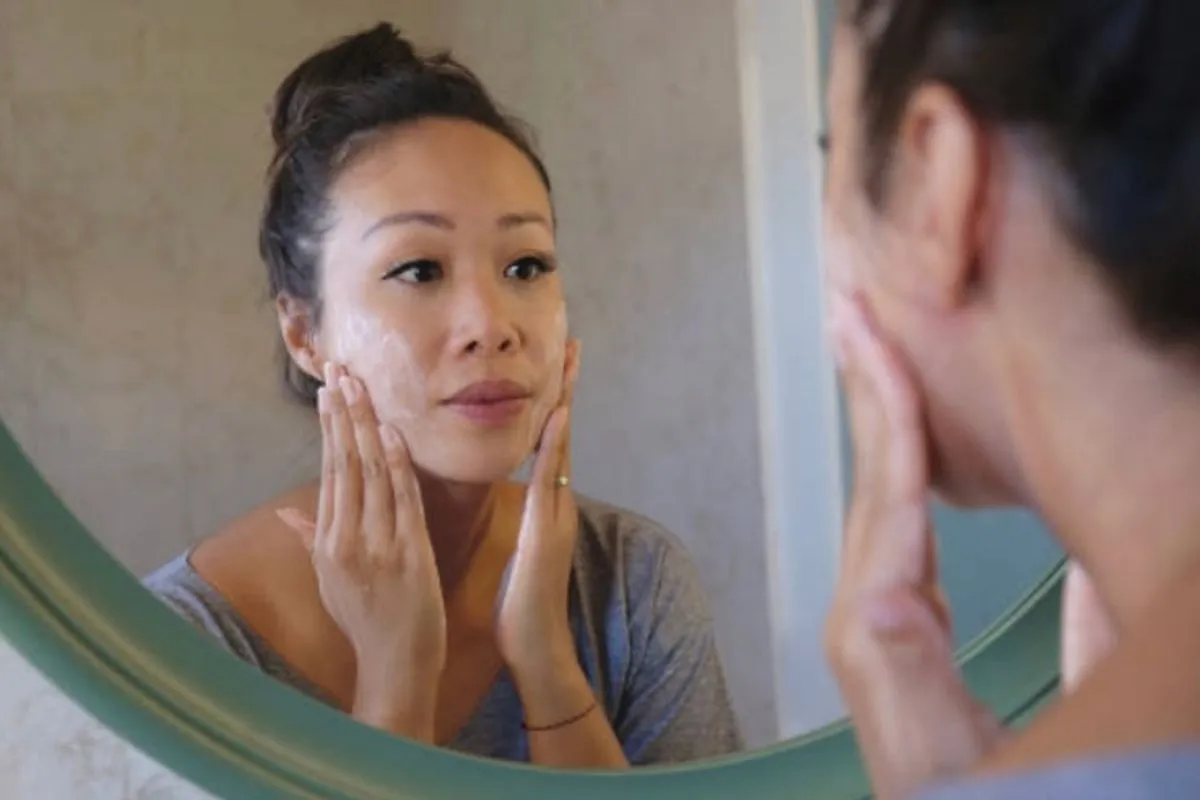 Kulit Sehat Setelah Lebaran: Minum Air Putih, Pijatan Wajah, dan Sunscreen Jadi Kuncinya