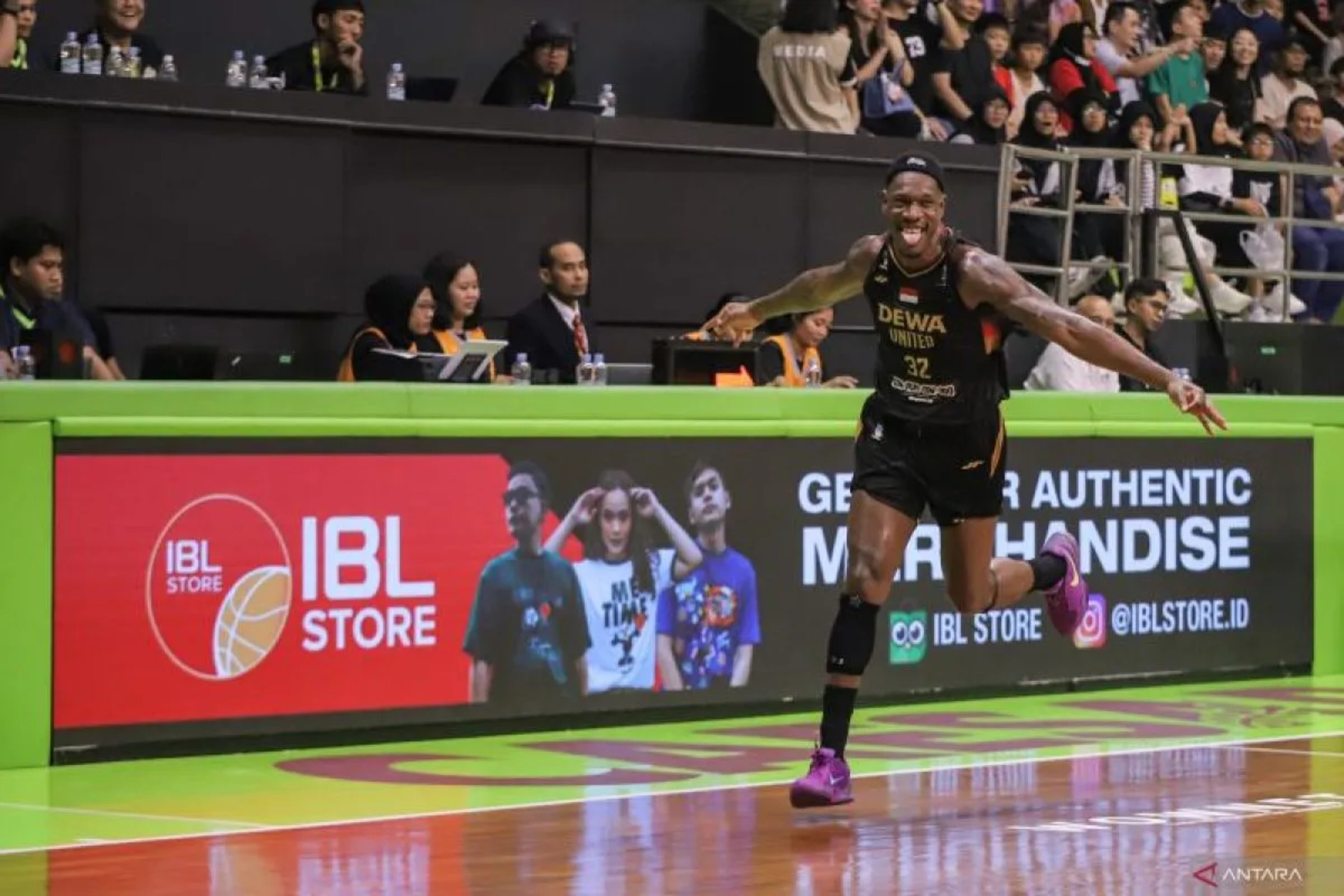 Lester Prosper Cetak 1.000 Poin di IBL, Dewa United Mantap di Puncak Klasemen