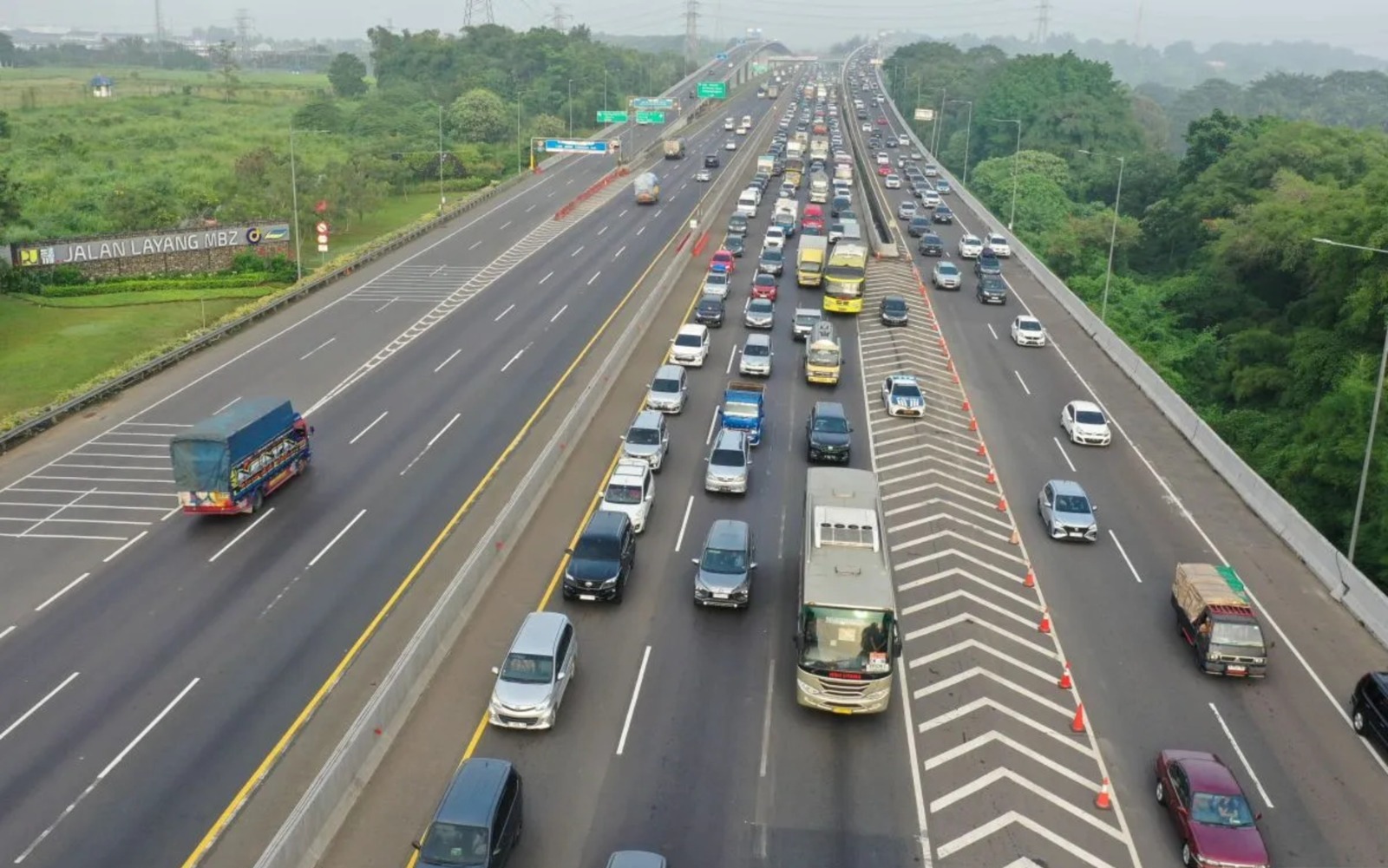 Lonjakan Arus Mudik di Tol MBZ: 158 Ribu Kendaraan Tinggalkan Jakarta dalam Sepekan