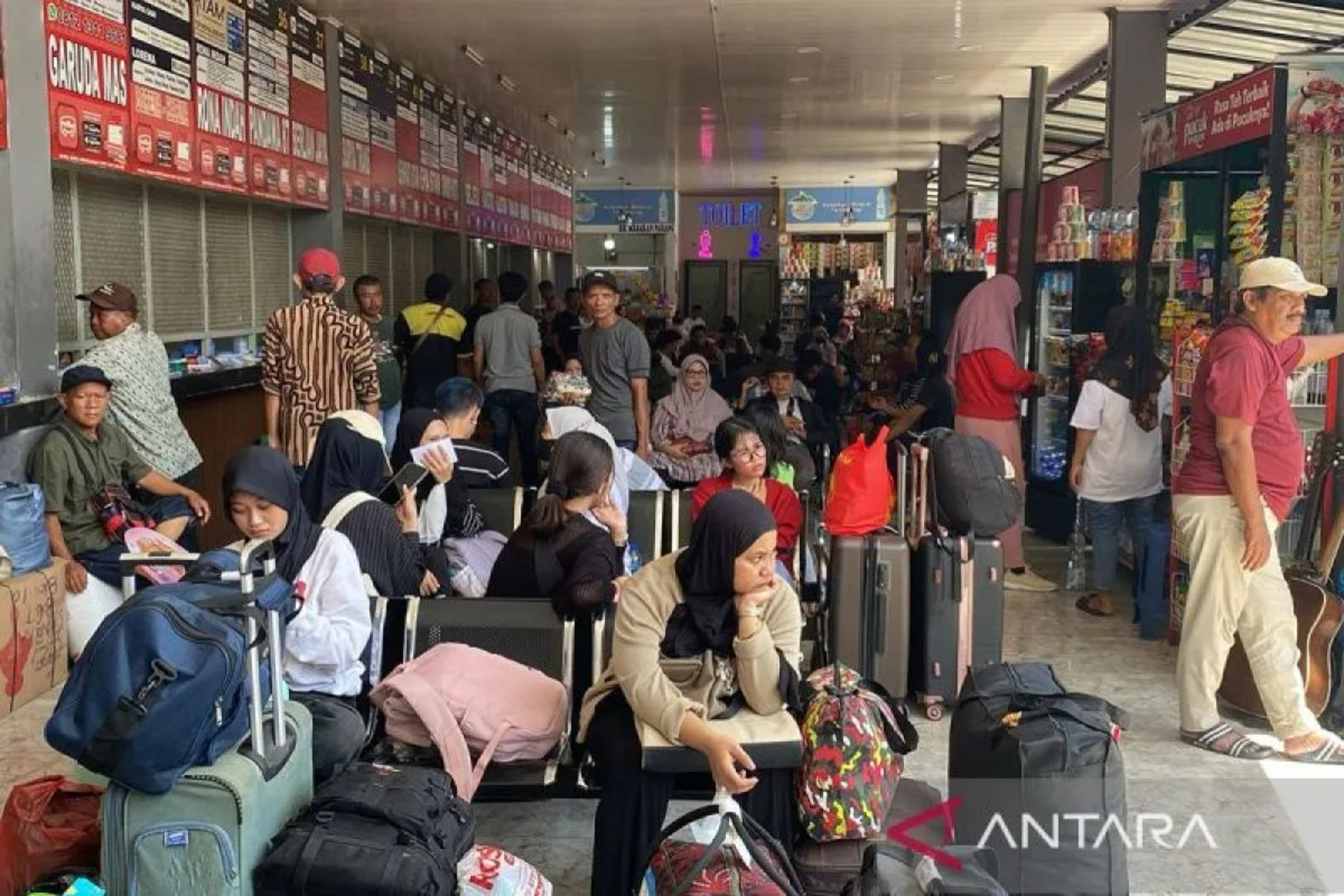 Lonjakan Penumpang di Terminal Kalideres: Tembus 4.000 Orang pada H-4 Lebaran