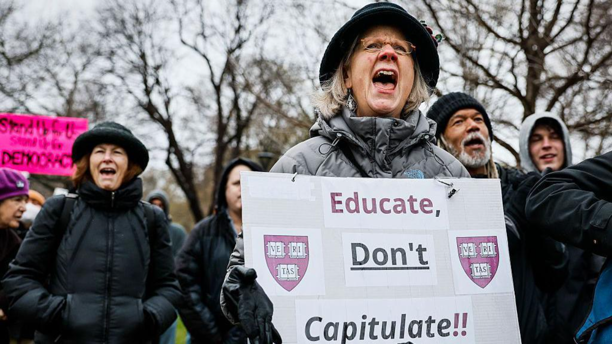 Menentang Permintaan Pemerintah Trump, Dana Pendidikan Harvard University Dihentikan