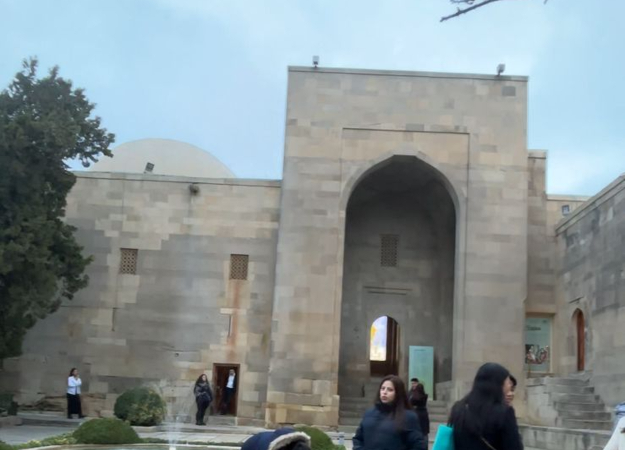 Menjelajahi Keindahan Shirvanshah Palace di Baku, Azerbaijan