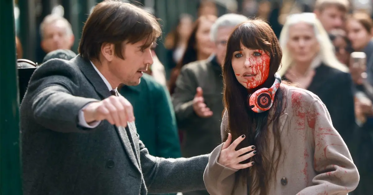 Ngeri! Dakota Johnson Syuting Adegan Kecelakaan Brutal di Film ‘Verity’, Bikin Fans Merinding