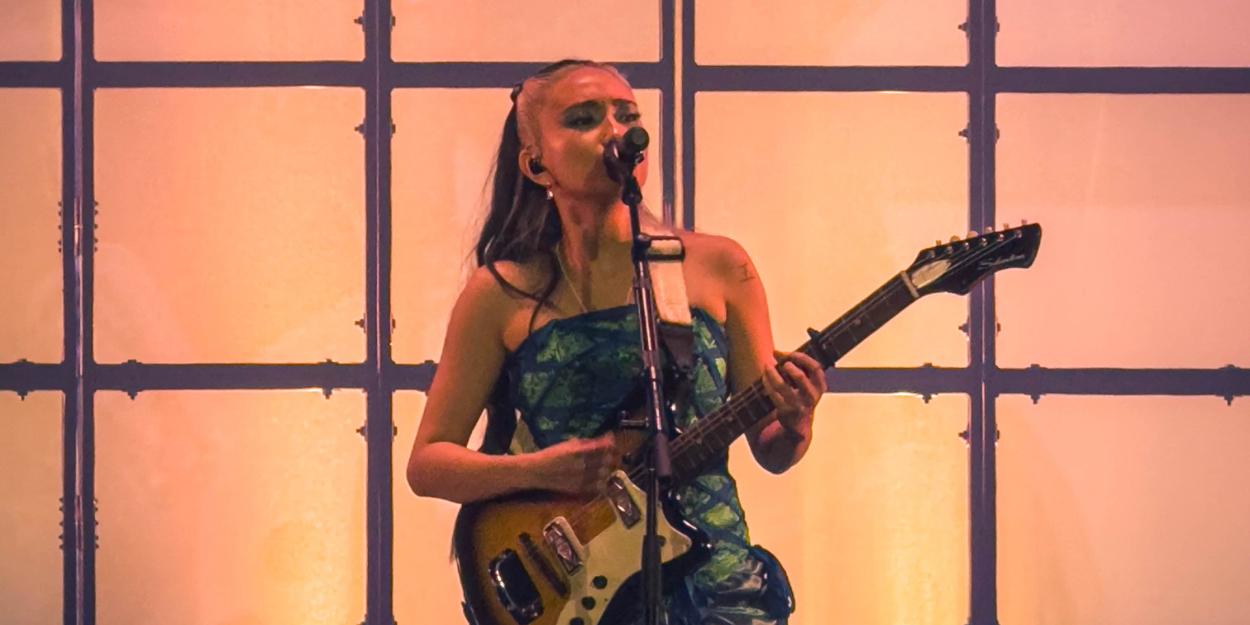 NIKI Bawakan Hits dari Band The Cranberries di Pertunjukan Turnya