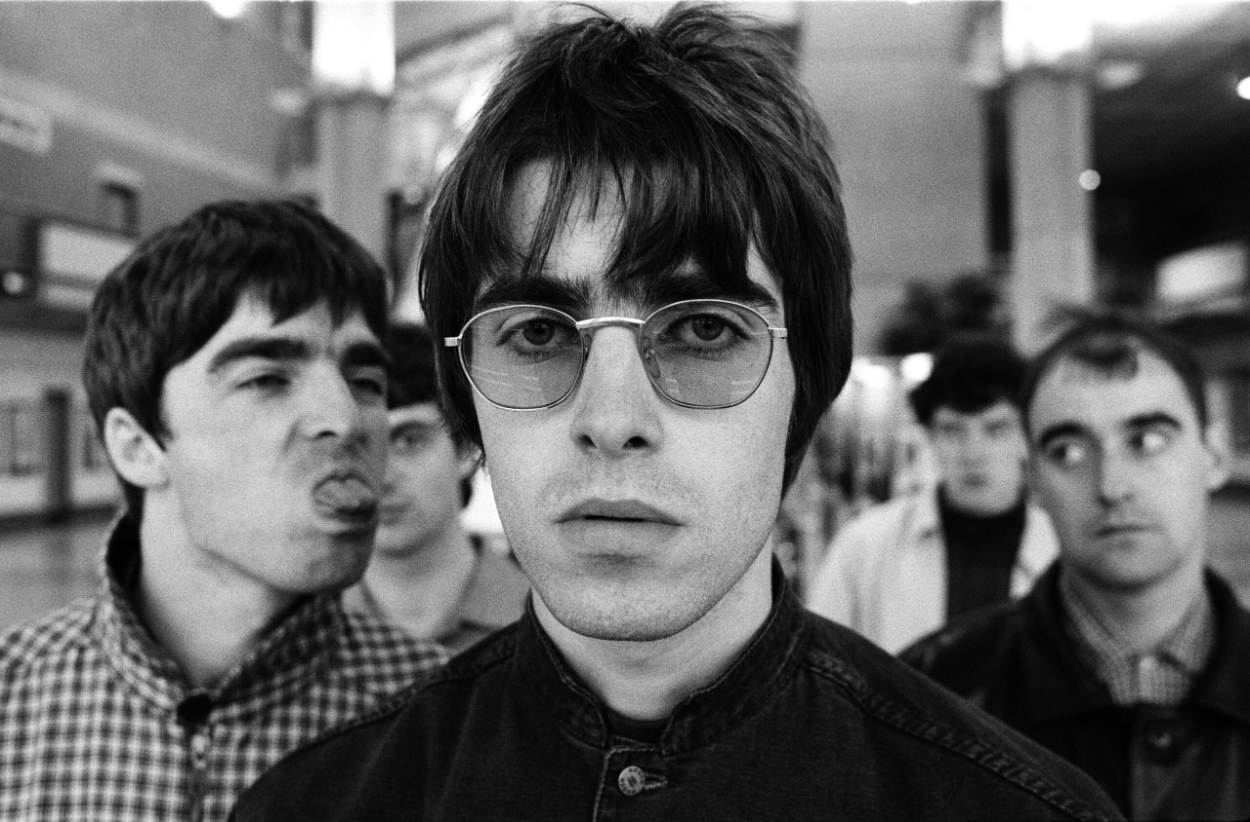 Oasis Berpeluang Meraih Posisi Nomor Satu dengan Lagu 