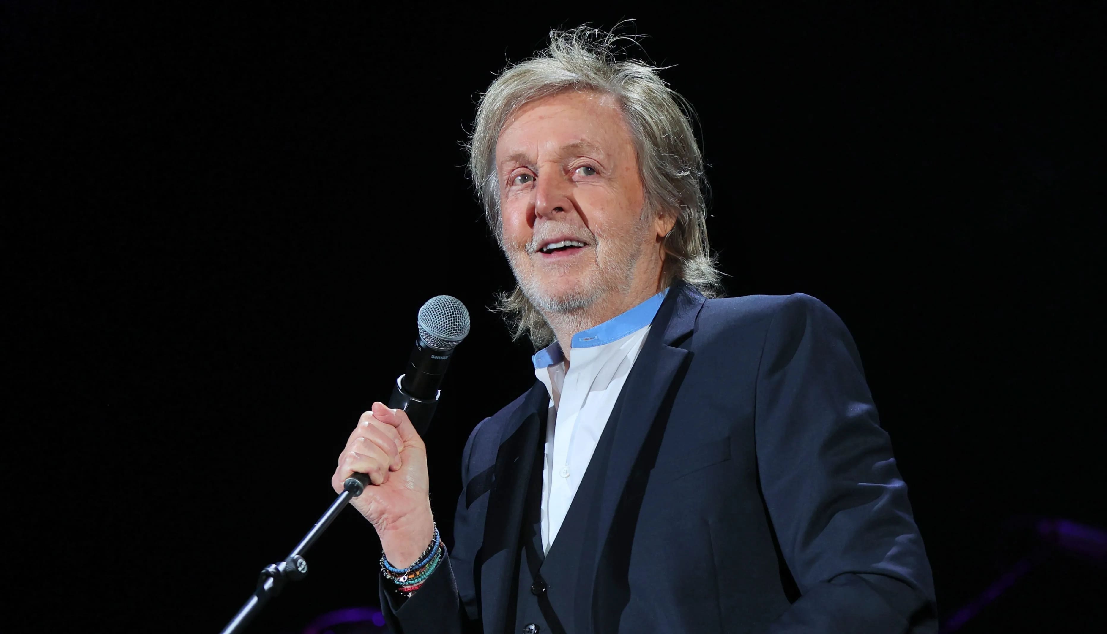 Paul McCartney Rilis Buku Tentang Kisah Perjalanan Band Wings