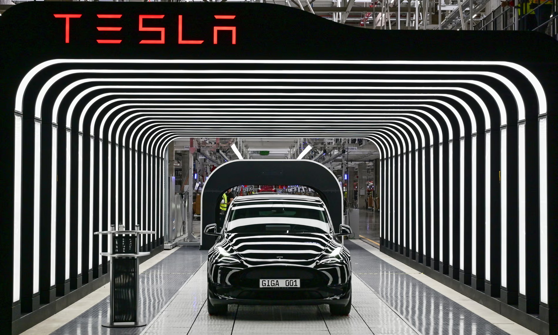 Penjualan Tesla di Eropa Merosot Tajam di Tengah Kontroversi Elon Musk