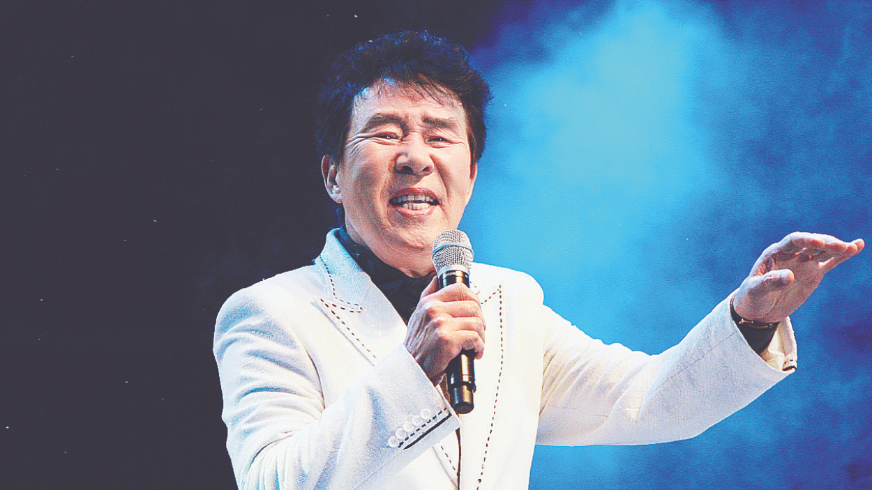 Penyanyi Senior Korea Song Dae Kwan Meninggal Dunia
