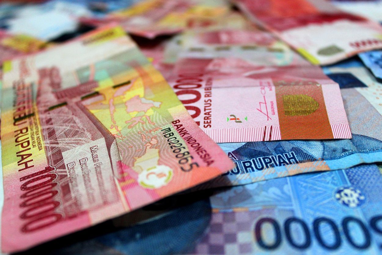 Perdagangan Global Lagi Panas, Posisi Rupiah Makin Anjlok
