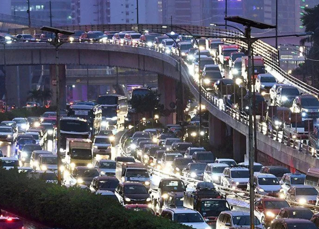 Polda Metro Jaya Izinkan Penggunaan Bahu Jalan di Tol Dalam Kota untuk Kurangi Kemacetan