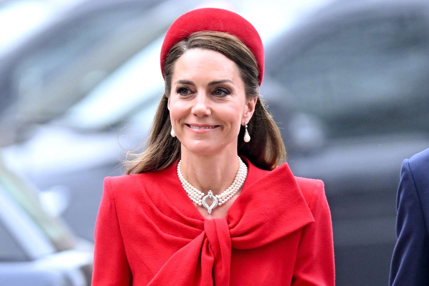 Princess Kate Tampil Glamor dengan Gaun Merah Lama di Commonwealth Day