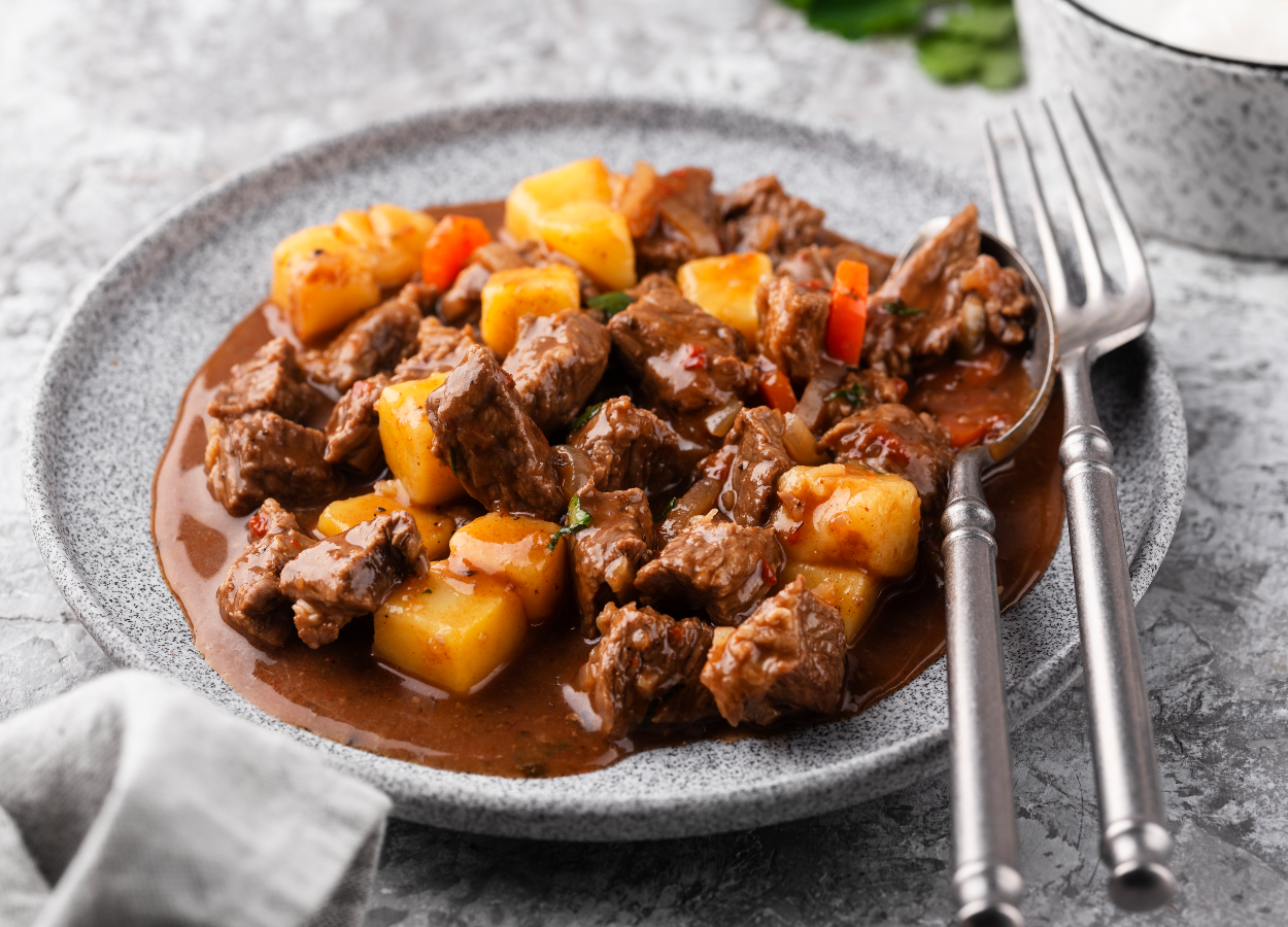 Resep Semur Daging Sapi Lebaran: Gurih, Manis, dan Bikin Nagih!