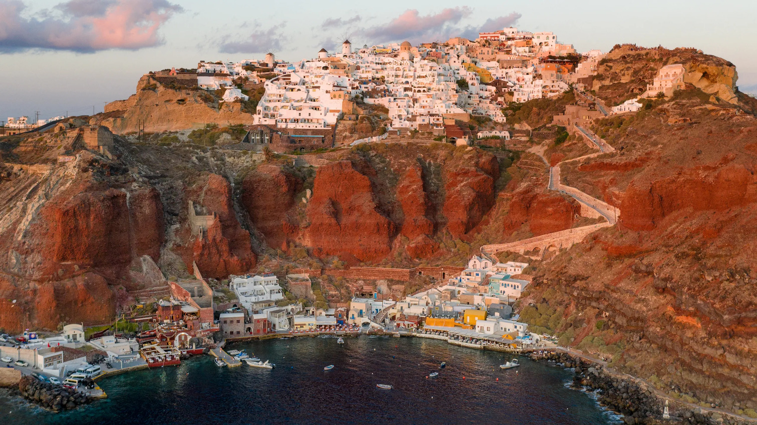 Santorini Diguncang Ratusan Gempa, Adakah Dampak untuk Para Wisatawan?