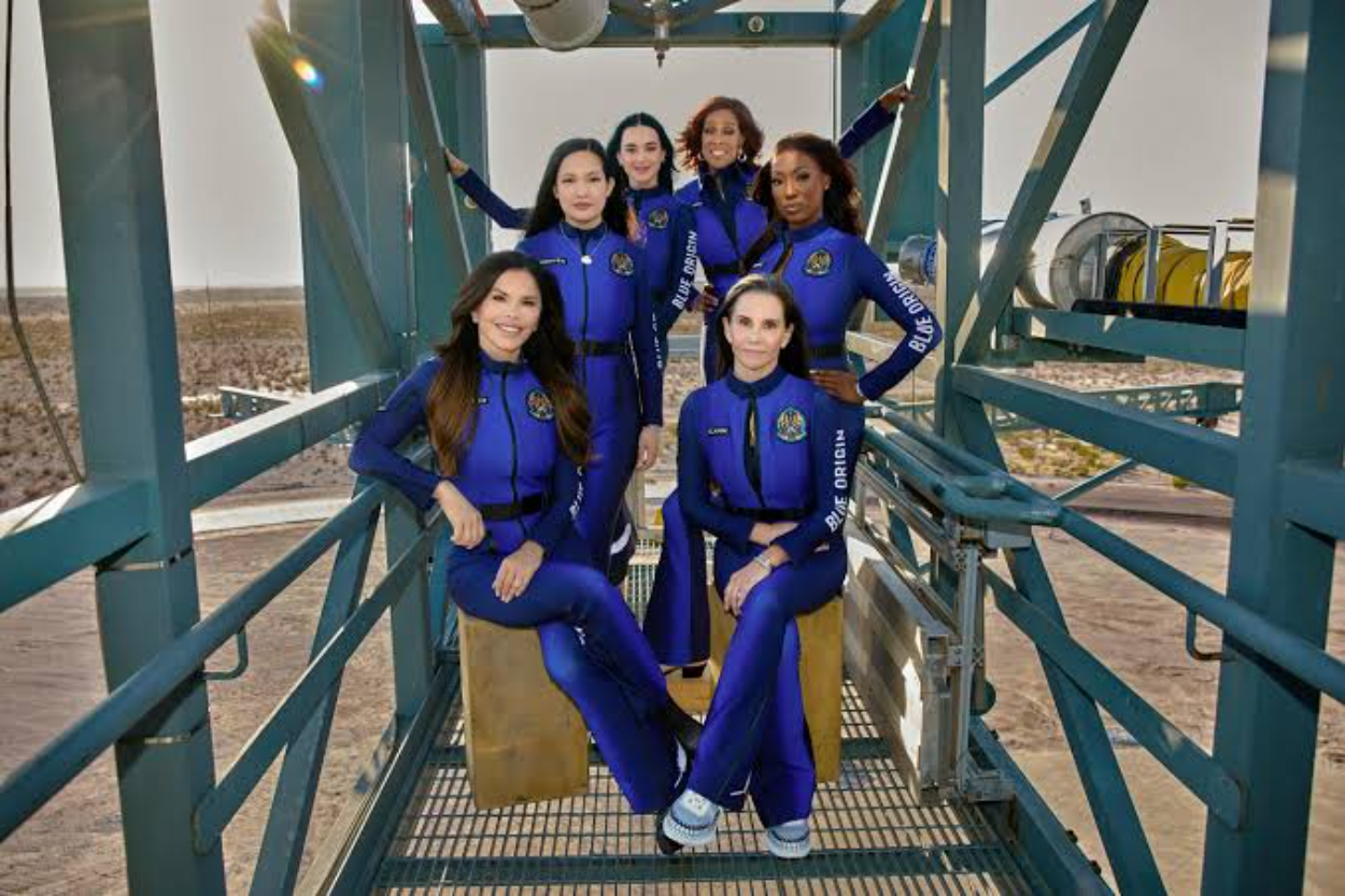 Selebriti Kritis Peluncuran Roket Perempuan Blue Origin: 