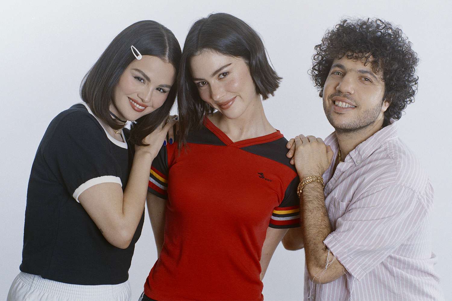 Selena Gomez dan Benny Blanco Gandeng Gracie Abrams di Lagu Baru ‘Call Me When You Break Up’