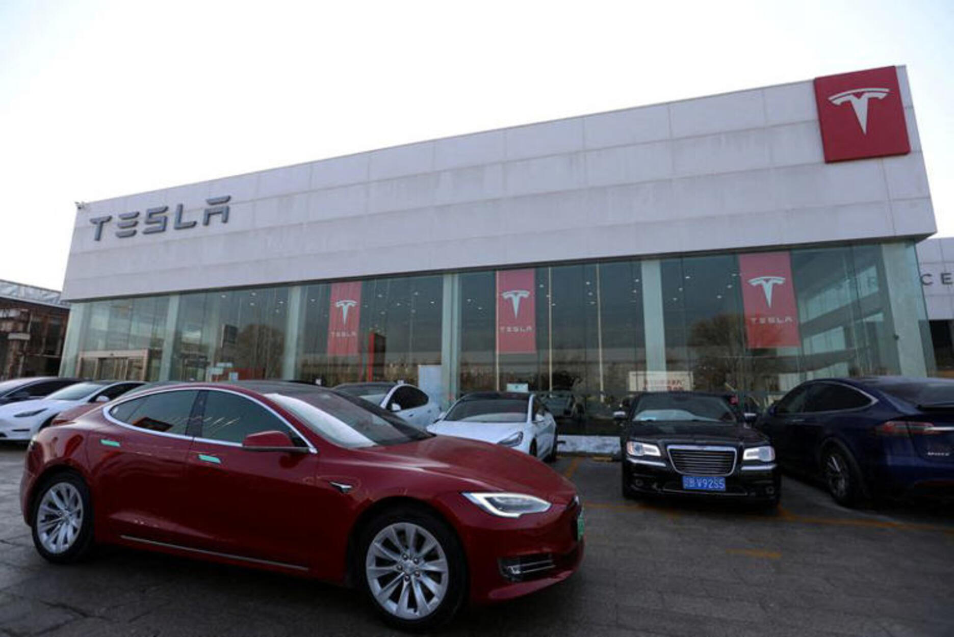 Tesla Perbarui Autopilot di Tiongkok, Konsumen Kecewa dengan Keterbatasan Fitur