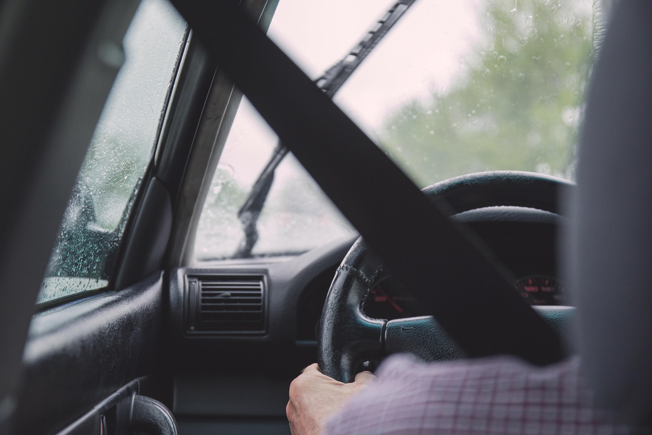 Tips Berkendara Saat Puasa: Biar Aman, Nyaman, dan Tetap Fokus di Jalan