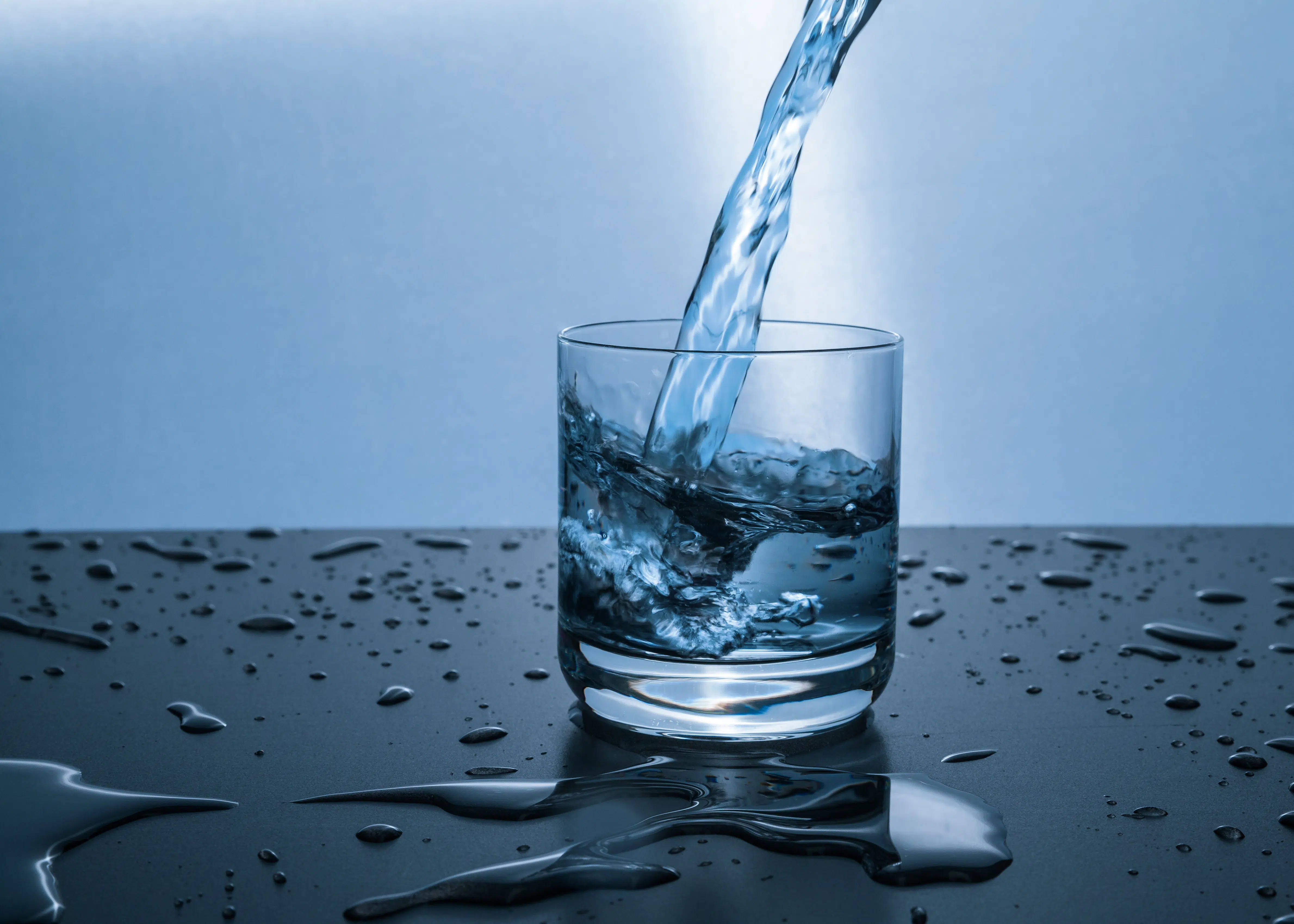 Tips Menjaga Kesehatan Tubuh: Hindari Begadang dan Perbanyak Minum Air Mineral