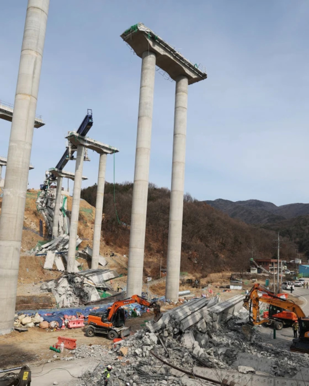 Tragedi Jembatan Runtuh di Korea Selatan, Empat Tewas dan Enam Luka-Luka