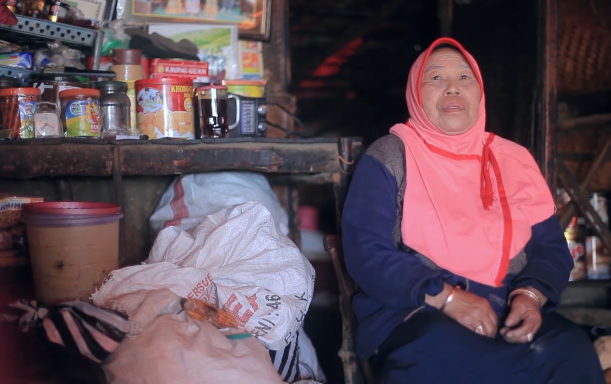 Wanita penunggu Puncak Gunung Lawu, turun gunung hanya setahun sekali saat hari raya Idul Fitri