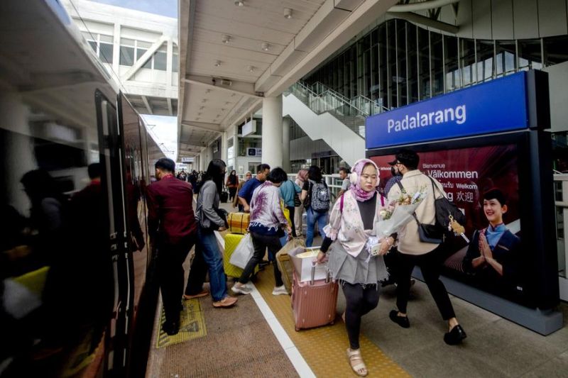Whoosh Angkut Lebih dari 210 Ribu Penumpang Selama Libur Lebaran 2025